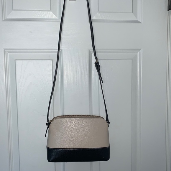 Perfect condition barely used Kate Spade Crossbody - Picture 2 of 3